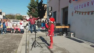 FABJOLA ABEDINI NE KONCERT SHKOLLA AVNI RUSTEMI VLORE