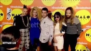 Tori Kelly and DNCE at 2015 Nickelodeon HALO Awards