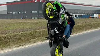 dangerous long wheelie new kawasaki zx6r 636 ninja akrapović loud rav sound rev limiter burnout ktm