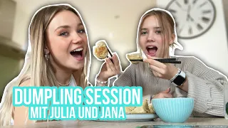 Julia und Jana machen Dumplings und versuchen dabei nicht zu sterben
