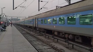 12030 Amritsar - New Delhi Swarna Jayanti Shatabdi Express entering Jalandhar City Jn station