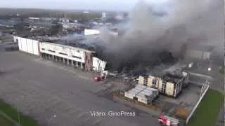 Grote brand verwoest transportbedrijf Zeewolde