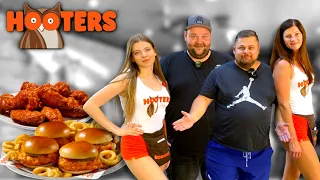 Hooters KRÁSNÝ HOLKY A DOBRÝ JÍDLO? Nebo naleštěná bída?