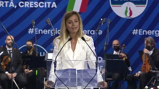 L'intervento del direttore d'orchestra Beatrice Venezi che si esibisce per la giornata conclusiva