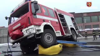 Stavění CAS Iveco Magirus zpět na kola | HZS MSK