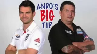 Ando's big tip | Gary Anderson has a look over James Anderson throw on stage at the Matchplay