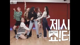 Jessi's tap yuna's butt🤣