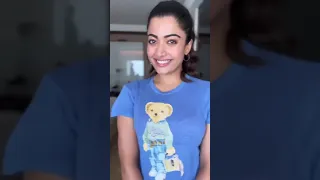 Rashmika react to her blue cute T-shirt😍