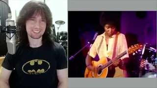 British guitarist analyses Joan Armatrading playing solo live in 1979!