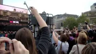 T-Mobile ad in Trafalgar Square - Hey Jude