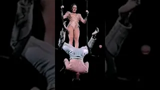 #Shocking moment German pop star Helene Fischer cuts her face open in on-stage trapeze accident