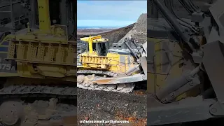 Komatsu D375A Ripping Hard Ground #shorts #dozer #komatsu #mining