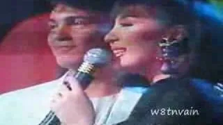 Sharon Cuneta and Gabby Concepcion singing Mahal Kita Walang Iba