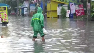 เชียงใหม่ฝนถล่มหนักติดต่อกันกว่า 3 ชั่วโมง ทำให้น้ำท่วมขังในตัวเมืองเชียงใหม่หลายจุด