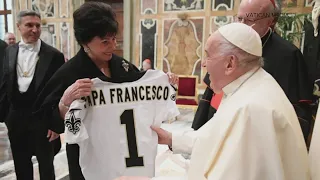 Saints owner Gayle Benson has audience with the Pope