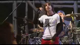 Red Hot Chili Peppers - Jam + Scar Tissue (Slane Castle 2003)
