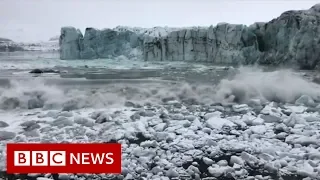 Tourists flee wave from glacier collapse - BBC News