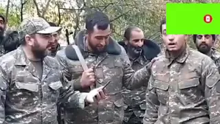 Армянские солдаты поют патриоьическую песню в Нагорном Карабахе