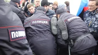 Жесткие задержания сторонников Навального в Екатеринбурге