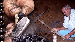 The jet. Mining and use in jewelry of this shiny black mineral | Documentary film