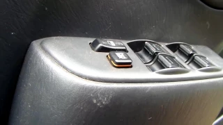 Как снять обшивку двери на Toyota RAV4 2003