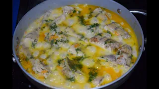 Рыба тушеная с овощами в сметанном соусе.