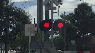 FEC Train 920 @ Palmetto Ave Crossing 9:40am 8/22/2022 + weird light malfunction