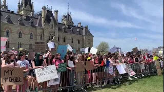 March for Life: Anti-abortion and pro-choice groups walk on parliament