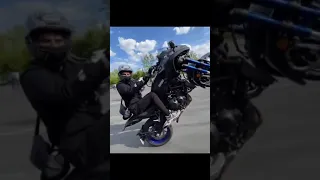 Yamaha Niken Stunts