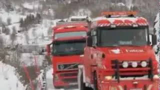 ДТП в Норвегии тягач и фура упали с обрыва