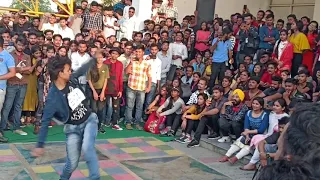 College boys vs girls | Utkarsh 2k19 | Street Dance | BBD college Lucknow #5 🔥