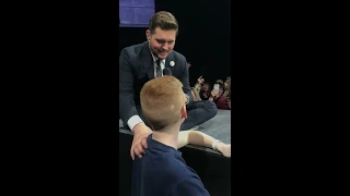 Michael Buble Sings "I've Got You Under My Skin" with 17 year old Fan.