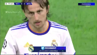 Modric Getting Applause By Inter Fans