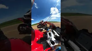 BMW M 1000RR VS DUCATI PANIGALE V4R 💥