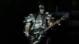 KISS Jammin and Gene spits the dummy!