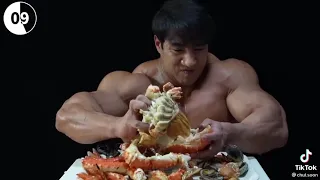 @chulsoon eating crab #bodybuilder #gym #workout