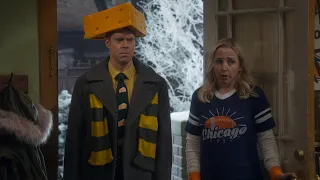 Becky Introduces Her Packer-fan Boyfriend - The Conners