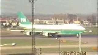 PIA Boeing 747-200B in 1980s Livery Landing at London-Heathrow Airport, United Kingdom