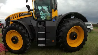 2022 JCB Fastrac 8330 Icon 8.4 Litre 6-Cyl Diesel Tractor (335 / 348 HP)
