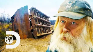 Mike Beets Drops A $300,000 Wash Plant From The Truck | Gold Rush
