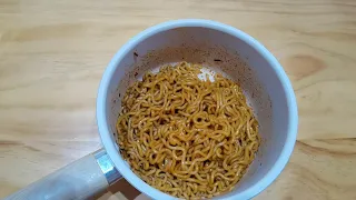超级简单的火鸡面（Hot chicken noodles）