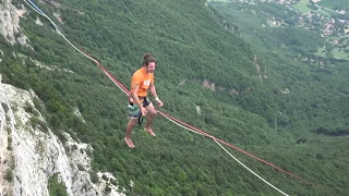 Slackline-Tutorial - Easy Highline Tricks for Beginners #1