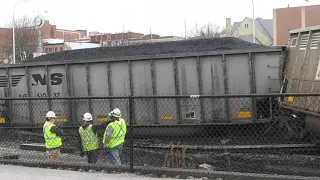 Railfanning Altoona pa on 4/10/2021 Part 2 feautering Aftermath of NS Y90 Derailment & NS Helper set