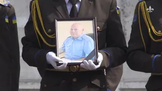 Похорон Генерала: у Бродах попрощалися з ексначальником армійської авіації Валентином Пістрюгою