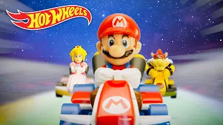 MARIO KART Rainbow Road Raceway! 🌈 | Hot Wheels