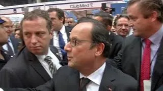 Hollande rencontre les danseuses du Moulin rouge à New York