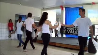 Dança A Paz Roupa Nova  entrega de balas e mensagem