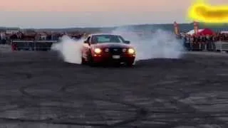 Crazy Ford Mustang Burnout!