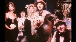 Paul McCartney & Wings - Nineteen Hundred & Eighty Five (The Complete One Hand Clapping)