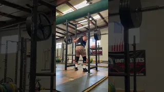 Korean guy poops on his underwear squatting 405lbs 183kg 4x5